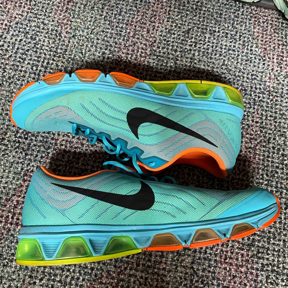 COPY - Nike tailwind